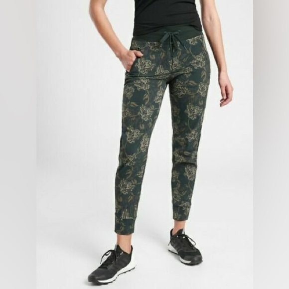 Athleta Trekkie North Printed Jogger Green Size 4 - Picture 1 of 10